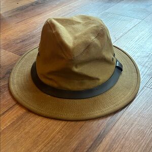 FILSON Tin cloth packer hat. 100% cotton.  Made in the USA.